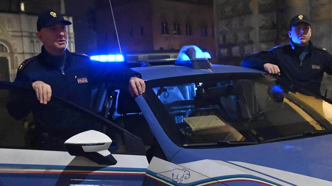 Un controllo di una pattuglia della polizia