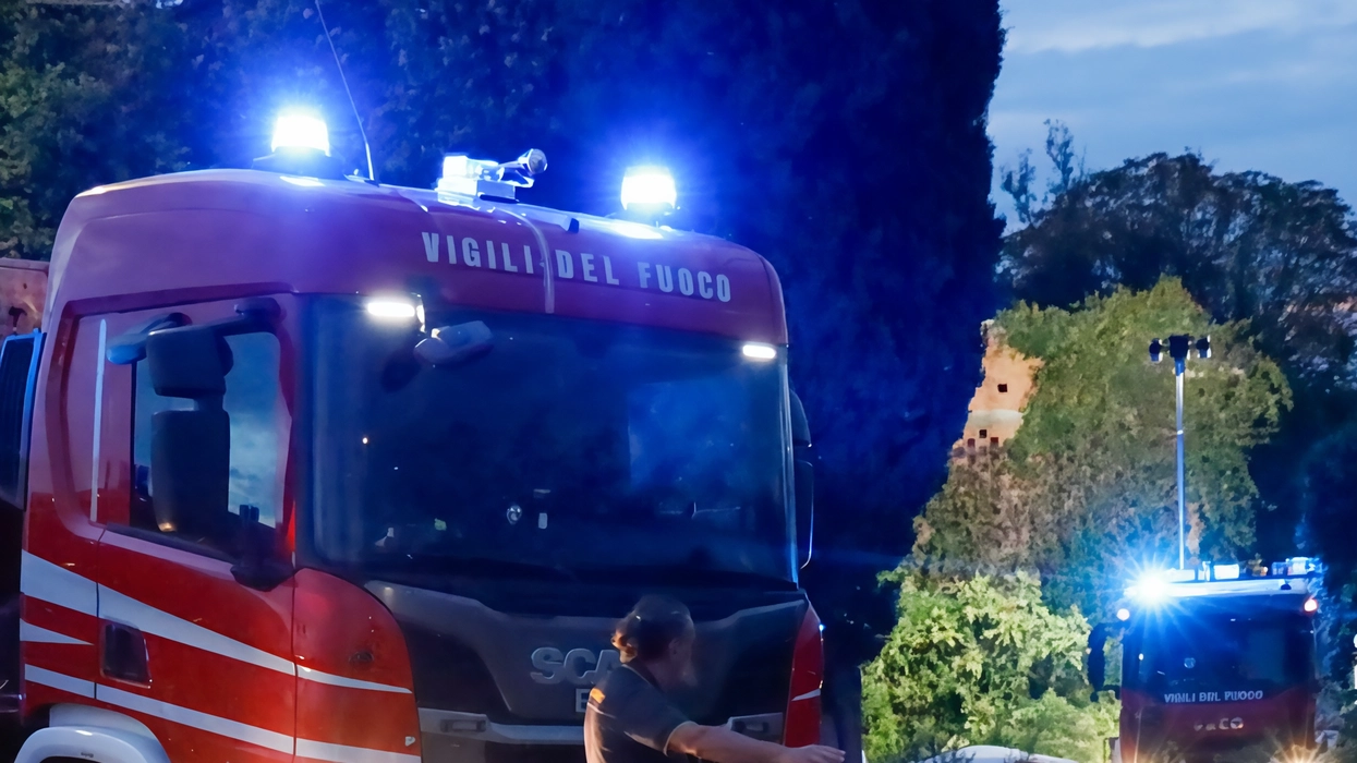 Sandra e Pasquale, senza casa né lavoro, vivono in estrema precarietà. Dopo un'aggressione e un incendio al casolare dove si rifugiavano, chiedono aiuto per una nuova sistemazione e un lavoro. Comuni coinvolti nella ricerca di soluzioni.