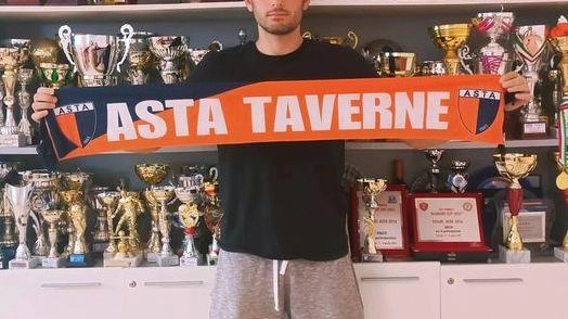 Alessandro Discepolo confermato dall'Asta Taverne dopo il gol salvezza. L'attaccante chiave della scorsa stagione rimarrà per la prossima, insieme ad altri giocatori confermati.