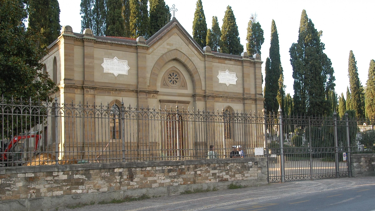 L'ingresso del cimitero degli Allori