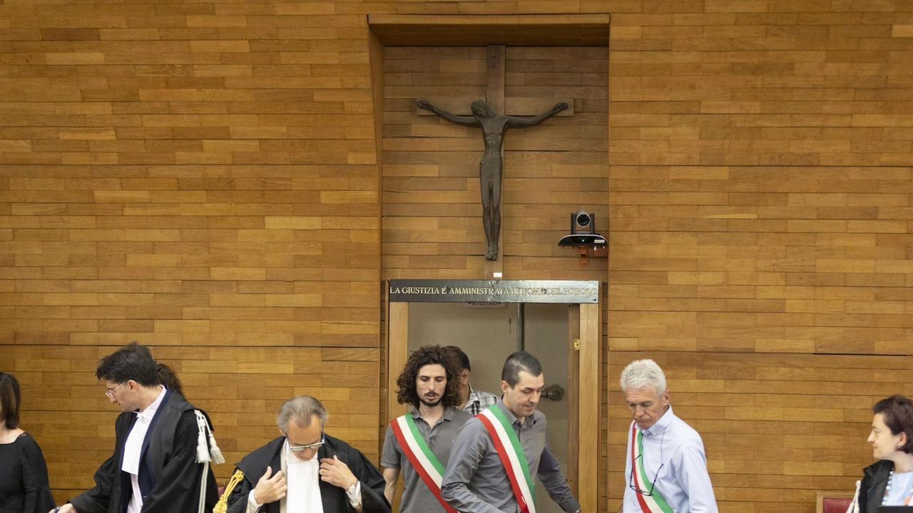 Il 18 settembre a Pisa si torna in aula per il caso Seung. I consulenti Ferracuti e Ariatti depositeranno l'integrazione della perizia. Seung è rimasto in silenzio in aula, mentre un detenuto chiamato a testimoniare ha negato di conoscerlo. Le parti civili sono state ascoltate, tra cui i familiari di Barbara Capovani.