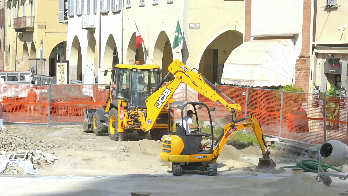 Cantiere di piazza Amendola. Una spinta per il rush finale