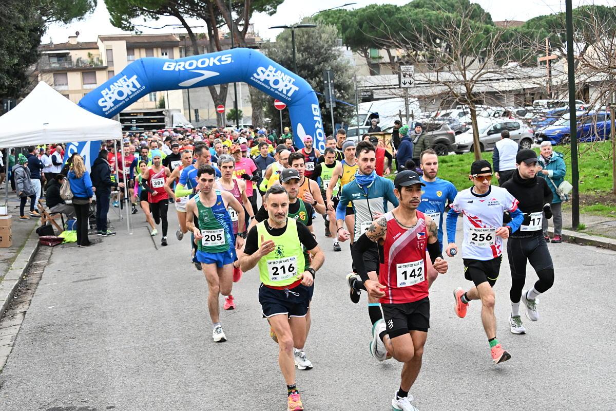 Trofeo Nave, edizione epica. I podisti sfidano il maltempo