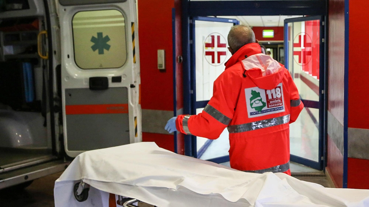 Le ambulanze hanno condotto gli intossicati in ospedale a Perugia