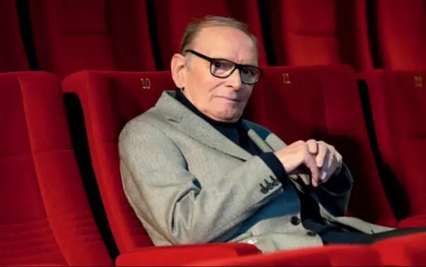 Ennio Morricone, il figlio Marco presenta il libro dedicato al ‘genio, l’uomo, il padre’