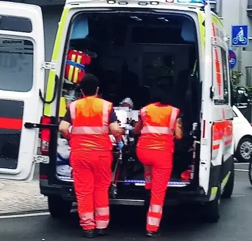 Grave dopo caduta dall’alto, incidente in un’azienda agricola di Camucia