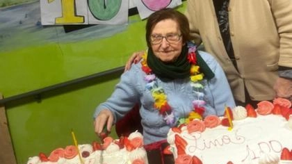 Un compleanno molto speciale alla Rsa Sabbadini di Sarzana: Lina Zini, ospite della struttura, ha tagliato il traguardo dei 100...