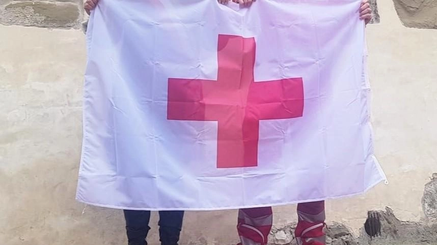 Luoghi storici illuminati: dono alla Croce Rossa