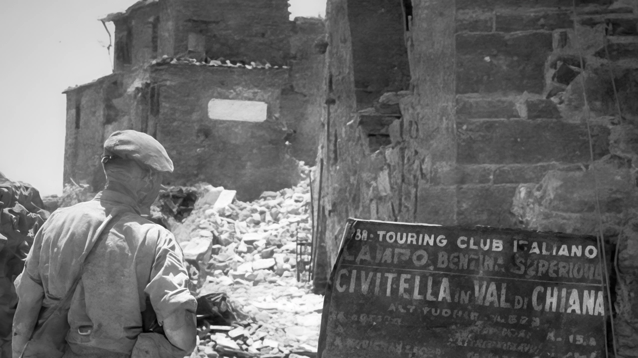 I primi morti a marzo in Valtiberina, poi avanti con l’orrore fino all’autunno. Sotto quel velo di polvere tante comunità e famiglie cancellate per sempre.