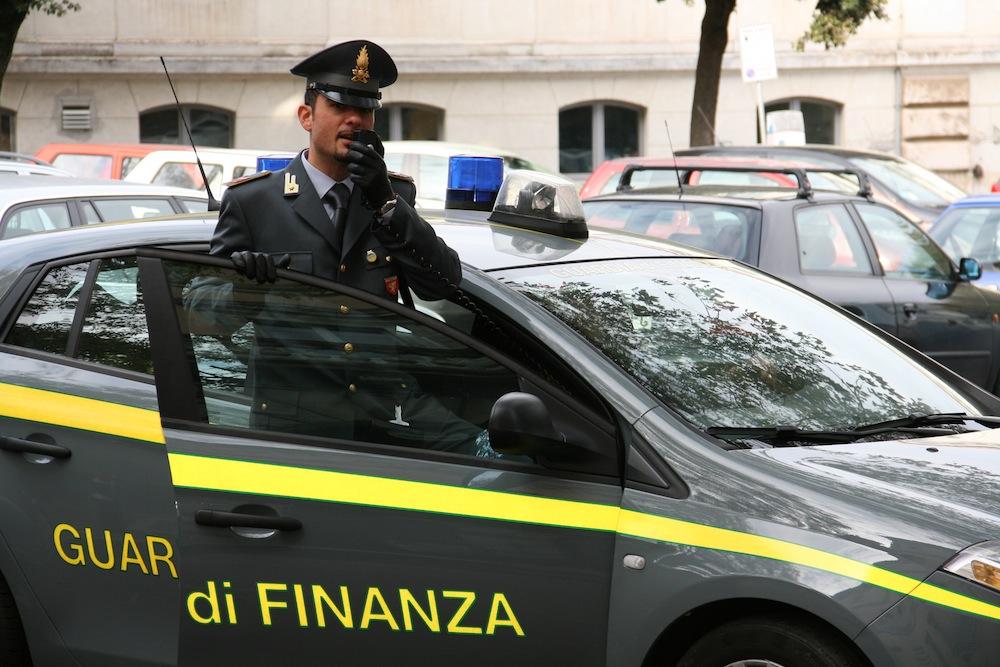 https://www.lanazione.it/image-service/view/acePublic/alias/contentid/OWY2ZDI1OWQtY2M1ZS00/0/guardia-di-finanza.jpeg