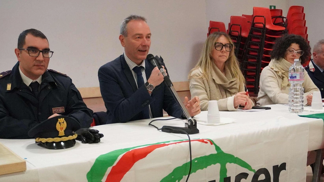 Incontro della Spi Cgil, il questore Ugo Angeloni con il vice Francesco Verducci