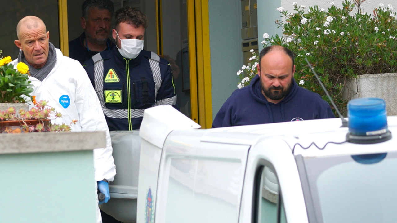 Omicidio a San Giovanni Valdarno: uccide l’anziana madre malata e chiama i carabinieri, arrestata