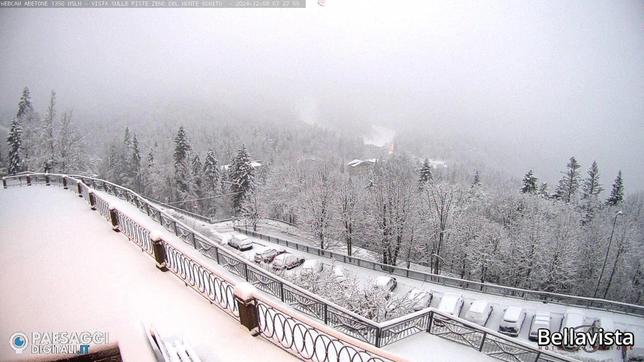 La neve all'Abetone (Foto webcam PaesaggiDigitali)