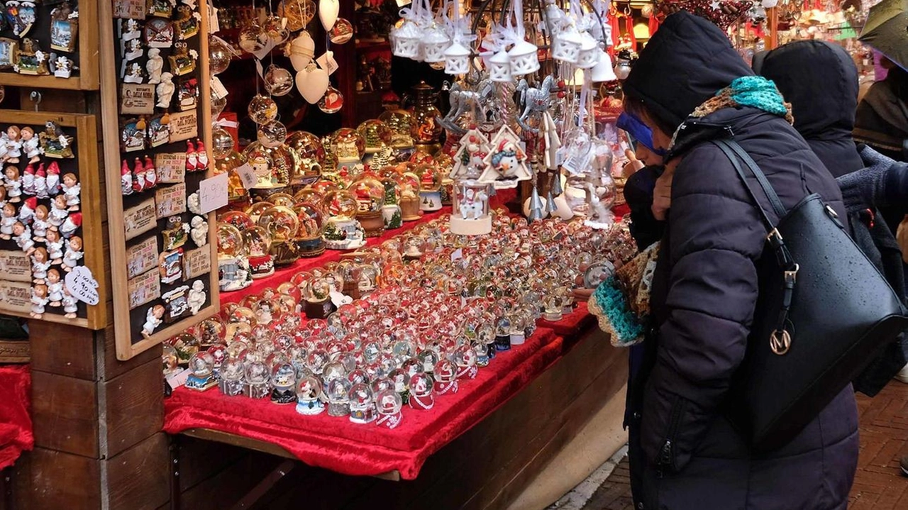 Quest’anno arriva il villaggio natalizio con le tipiche “casine“ (foto di archivio)