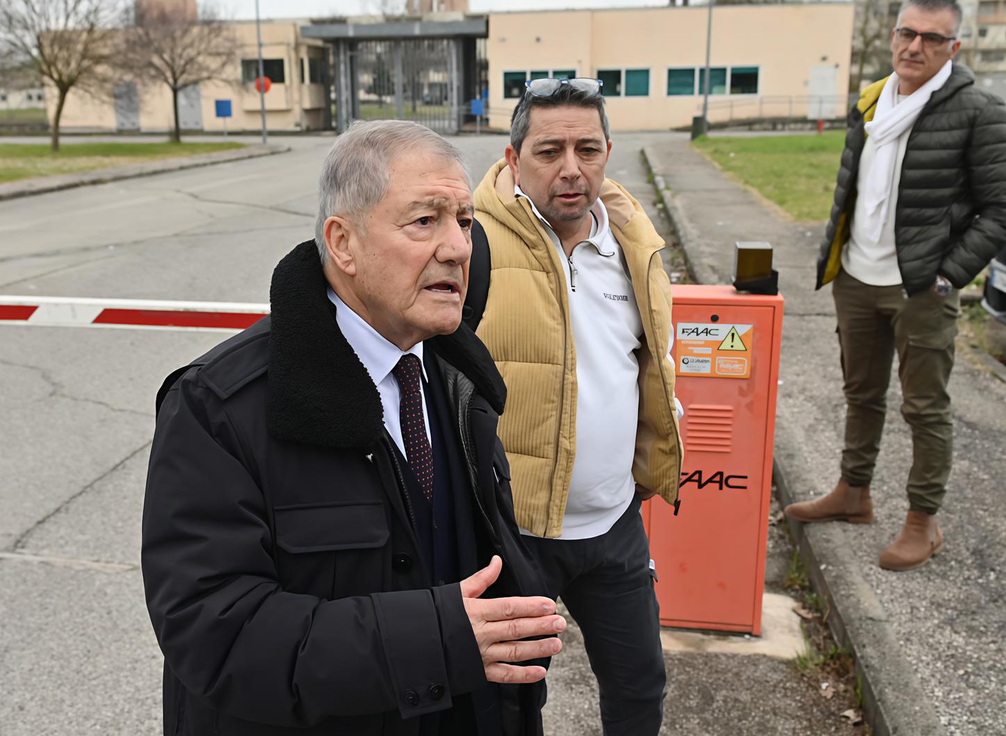 Carcere di Capanne, inferno al buio: "Grave situazione strutturale"