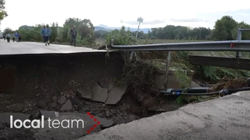 Crolla un ponte travolto dalla furia dell’acqua: dramma maltempo in Valdicecina, i danni