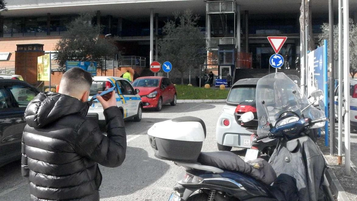 L?esterno dell’Ospedale Versilia