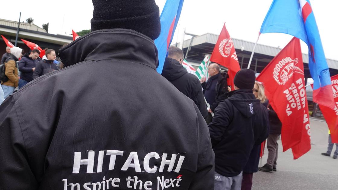 La protesta dei metalmeccanici. Sciopero e presidio alla Hitachi