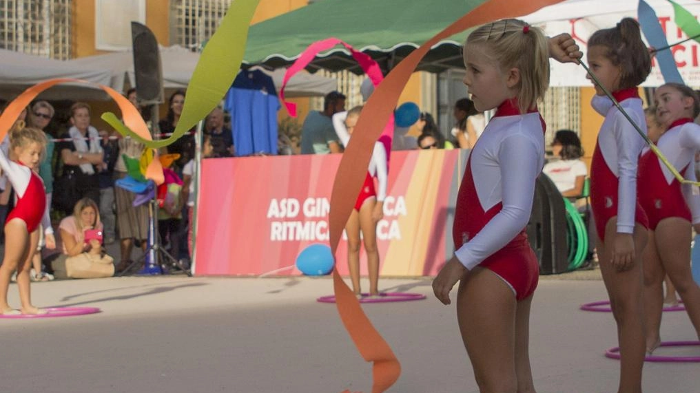 L'ASD Ginnastica Ritmica Lucca presenta "Ritmica in città 2024" al Settembre Lucchese nel centro storico di Lucca. Esibizioni delle giovani ginnaste e possibilità per le bambine di provare gli attrezzi tipici della ritmica.