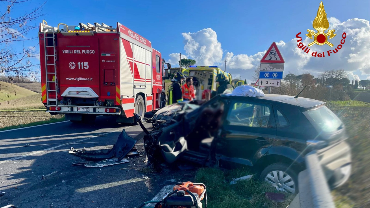 Sul posto i vigili del fuoco