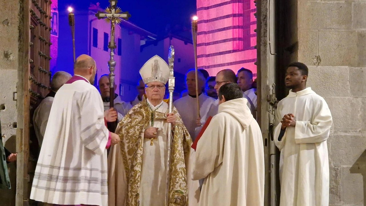 La processione è partita ieri pomeriggio dalla chiesa di San Bartolomeo. Le altre chiese designate: Madonna dell’Umiltà e il santuario di Valdibrana.