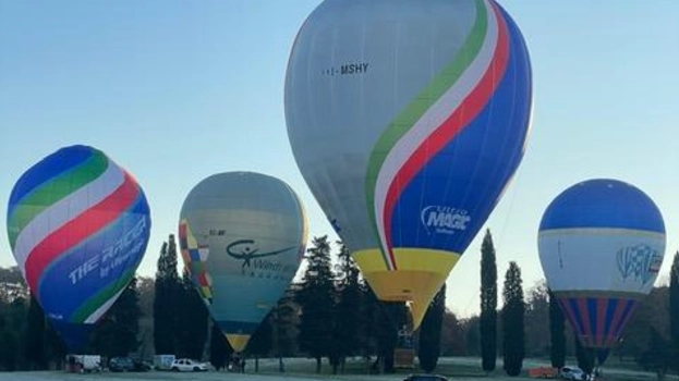 Il campionato italiano di aerostatica si è svolto a Capannori con tante mongolfiere