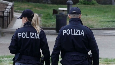 Aggredita e rapinata nel parco delle Cascine, la salvano i passanti