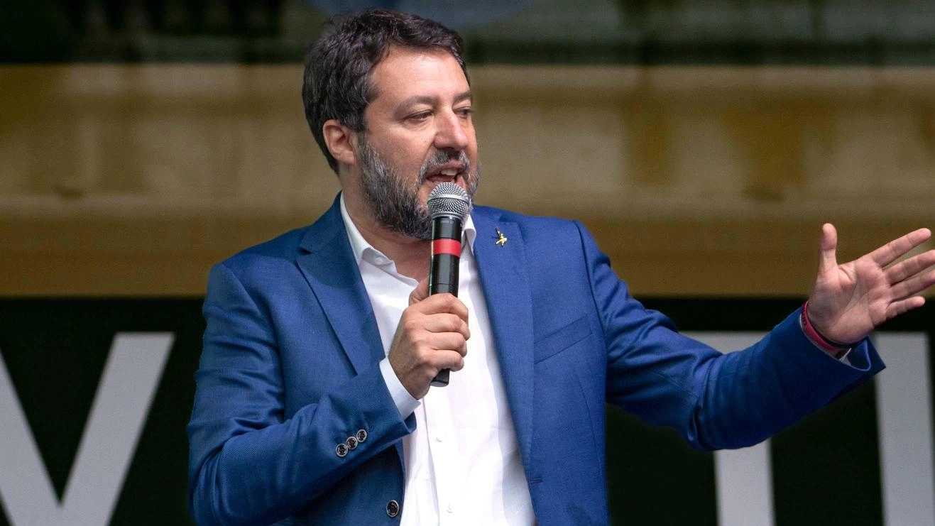 Verdini a Sollicciano. Salvini visita Denis poi un giro nel carcere. L’ironia dei sindacati
