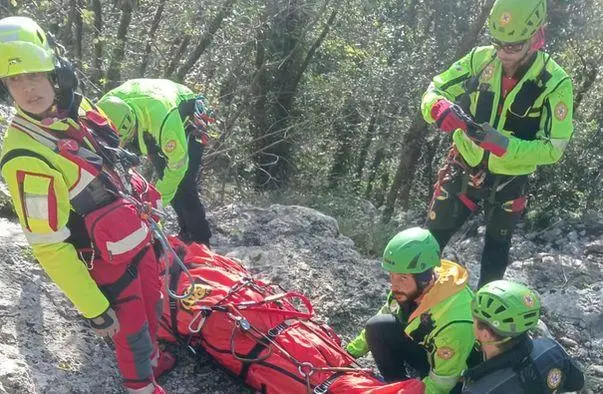 Cade durante un’arrampicata. Salvato dal Soccorso Alpino