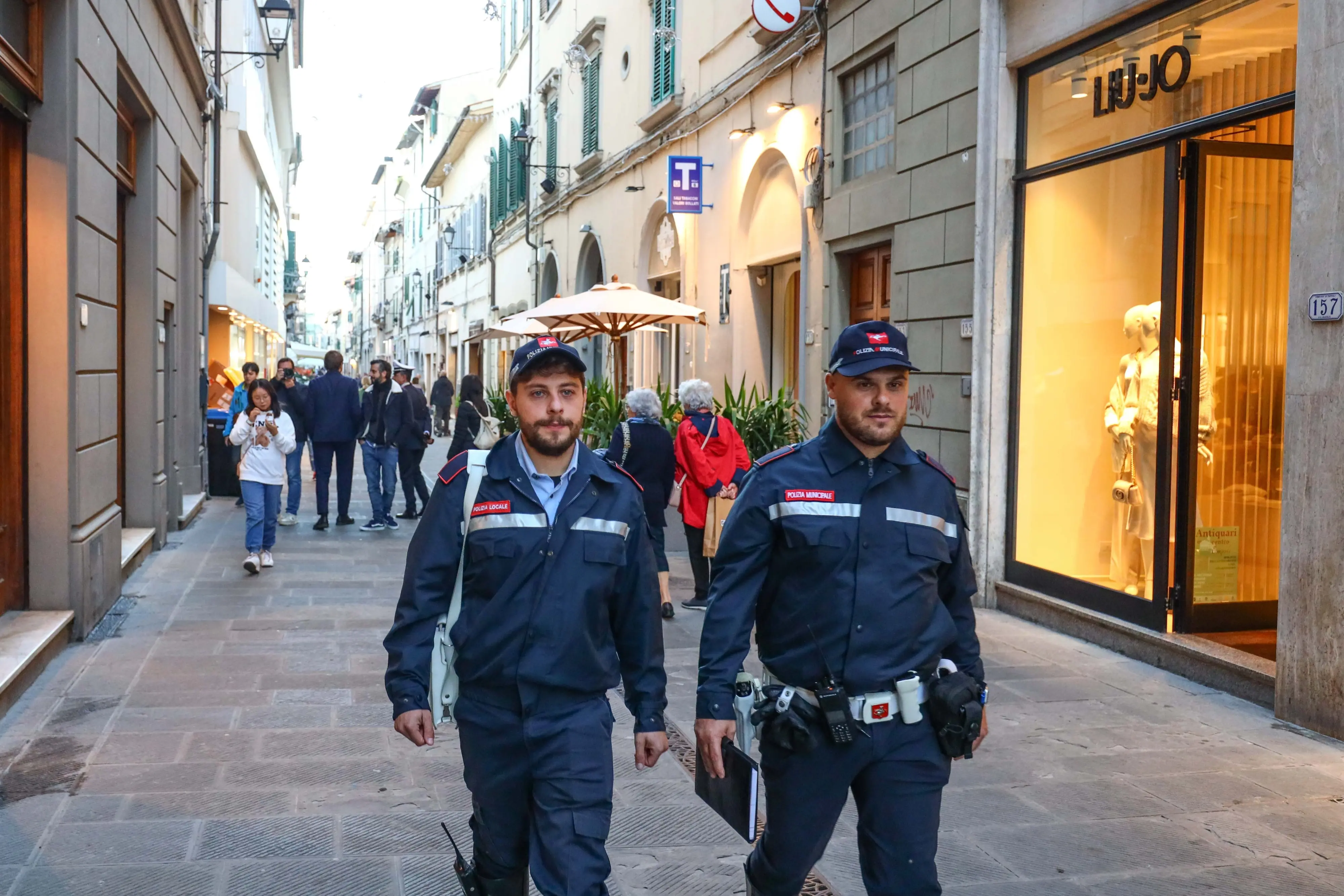 Allarme dei commercianti in centro a Empoli: “Furti e spaccio in aumento, viene voglia di lasciar perdere”