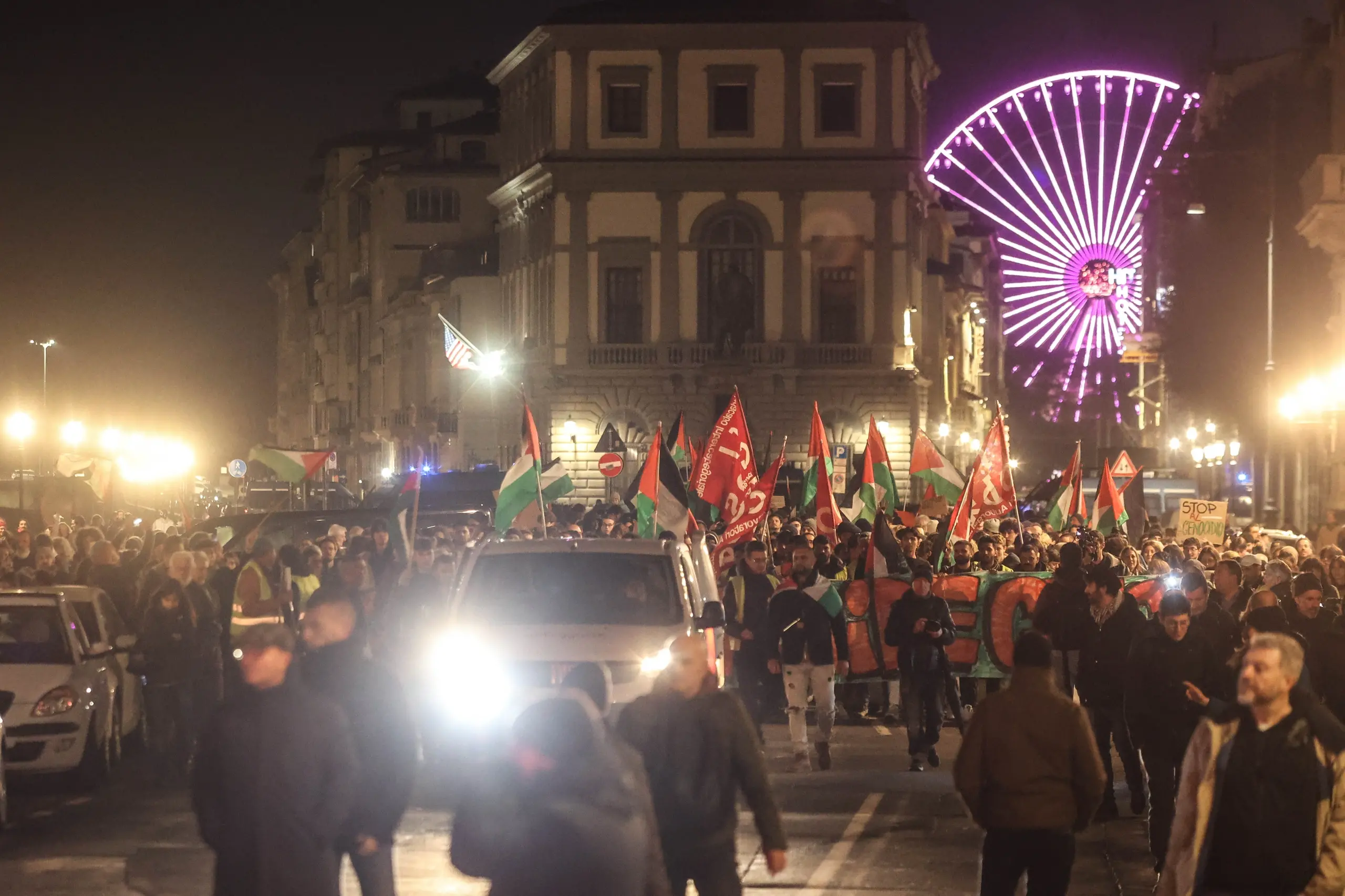 Firenze, La Manifestazione Pro Palestina Davanti Al Consolato Usa. Poi ...