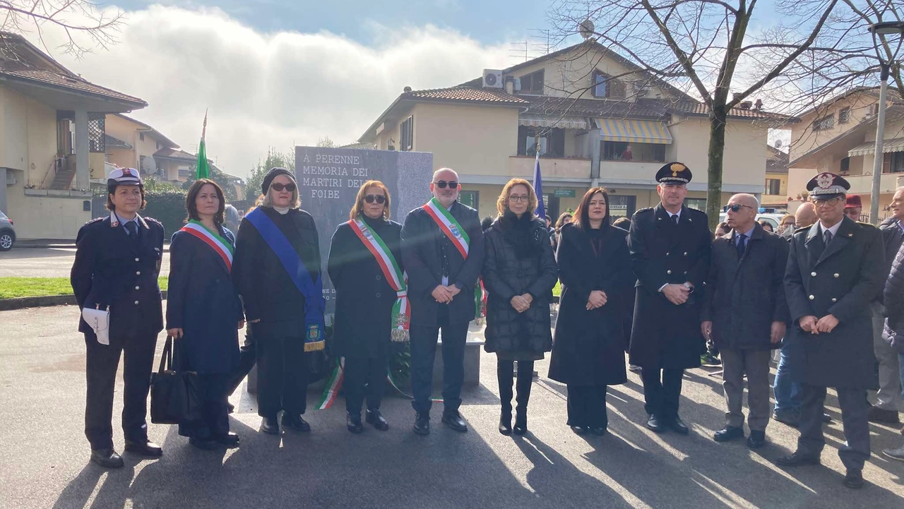 Il monumento in memoria dei martiri delle Foibe ai giardini di via Garibaldi a Poggio a Caiano