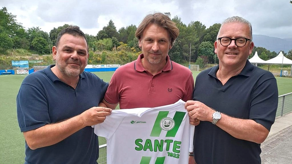 La Santerenzina (Prima categoria) annuncia Gabriele Sabatini come nuovo allenatore, con un passato di successo in Serie D. Il presidente Pardini esprime entusiasmo per il progetto di crescita della squadra.