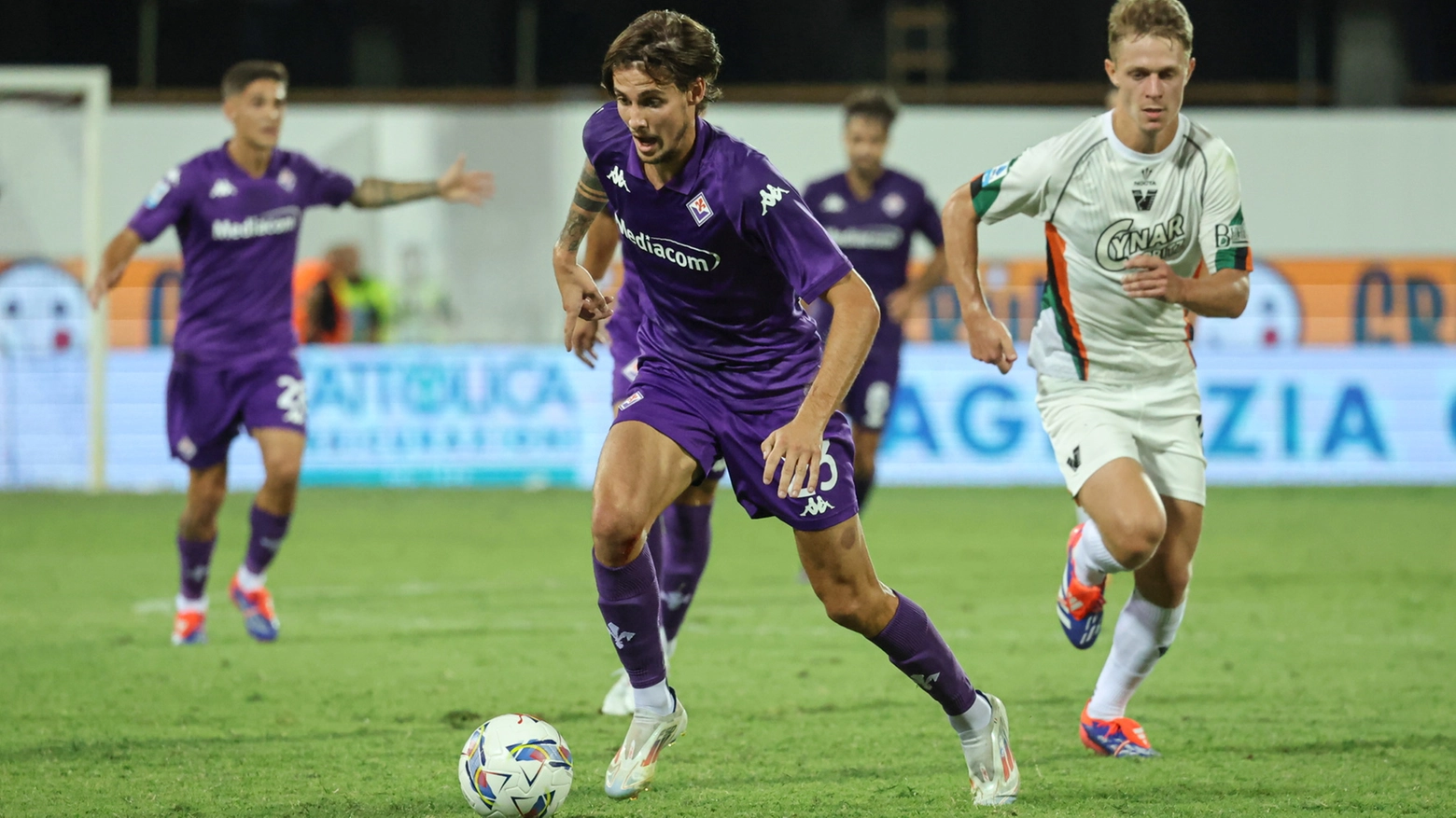 I viola in campo alle 18,30 contro i biancorossi. La formazione di Palladino, dopo aver superato il turno in Conference, va a caccia della prima vittoria in campionato