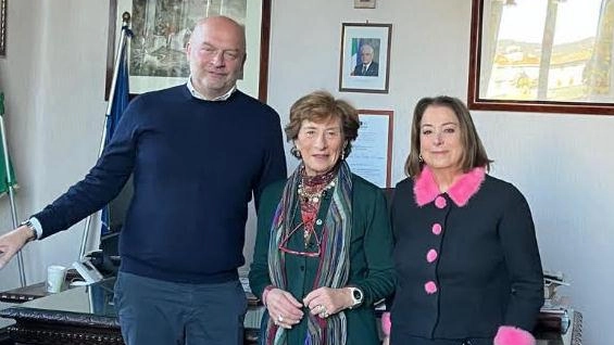 Teresa Gualtieri, presidente nazionale della Ficlu (Club Unesco) con il sindaco Del Rosso e la vice Chelli