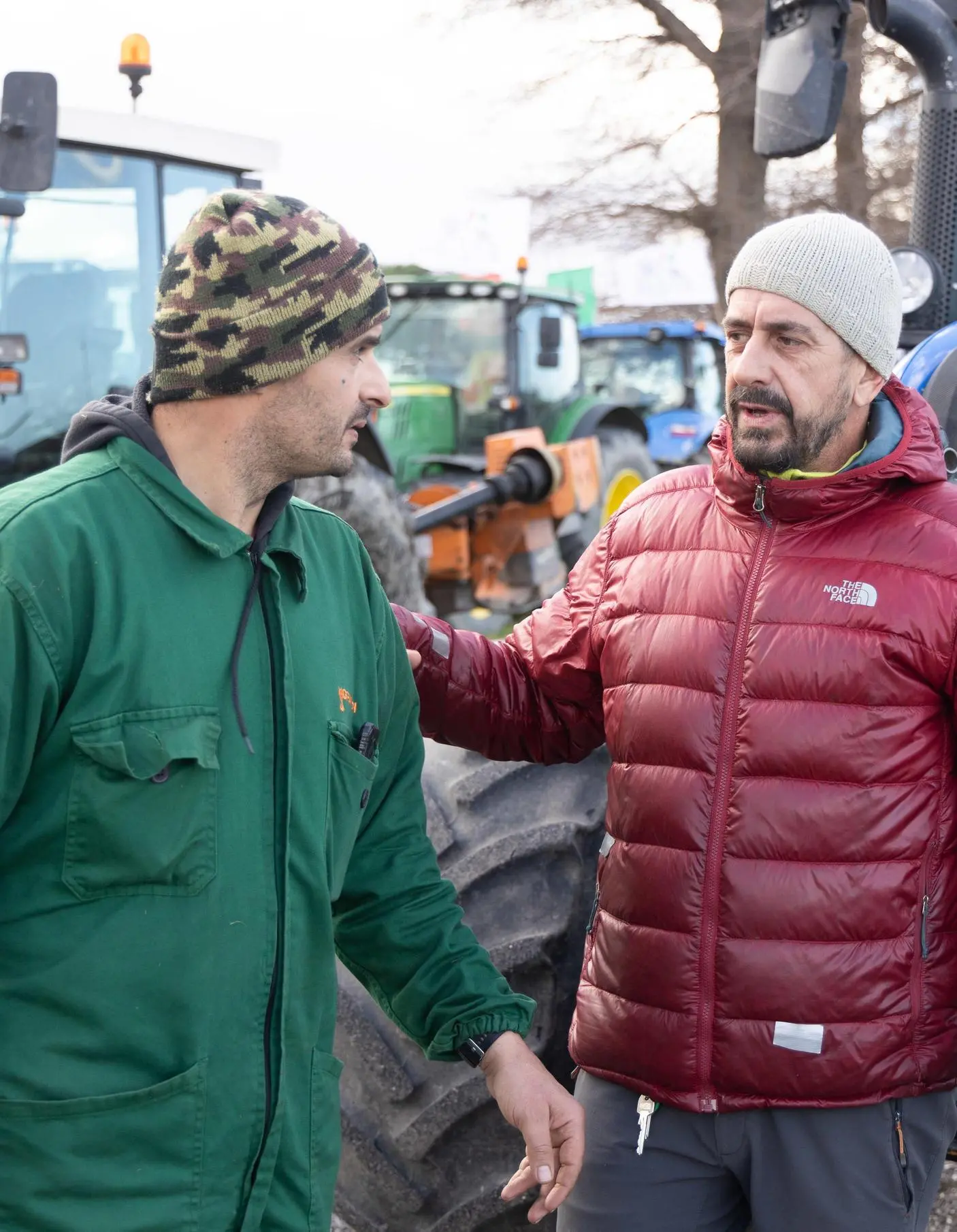 Trattori, la rivolta continua. Dal Casello di Migliarino al porto di Viareggio