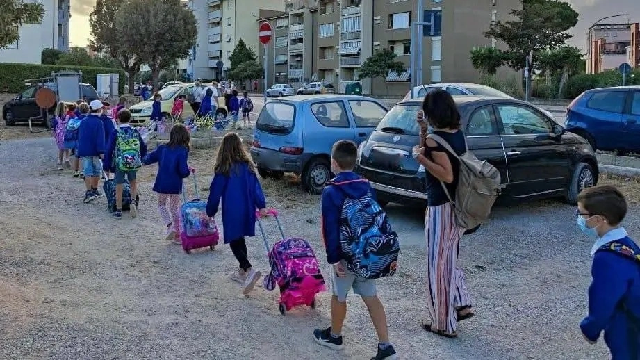 Il servizio pedibus per andare a scuola a piedi in sicurezza