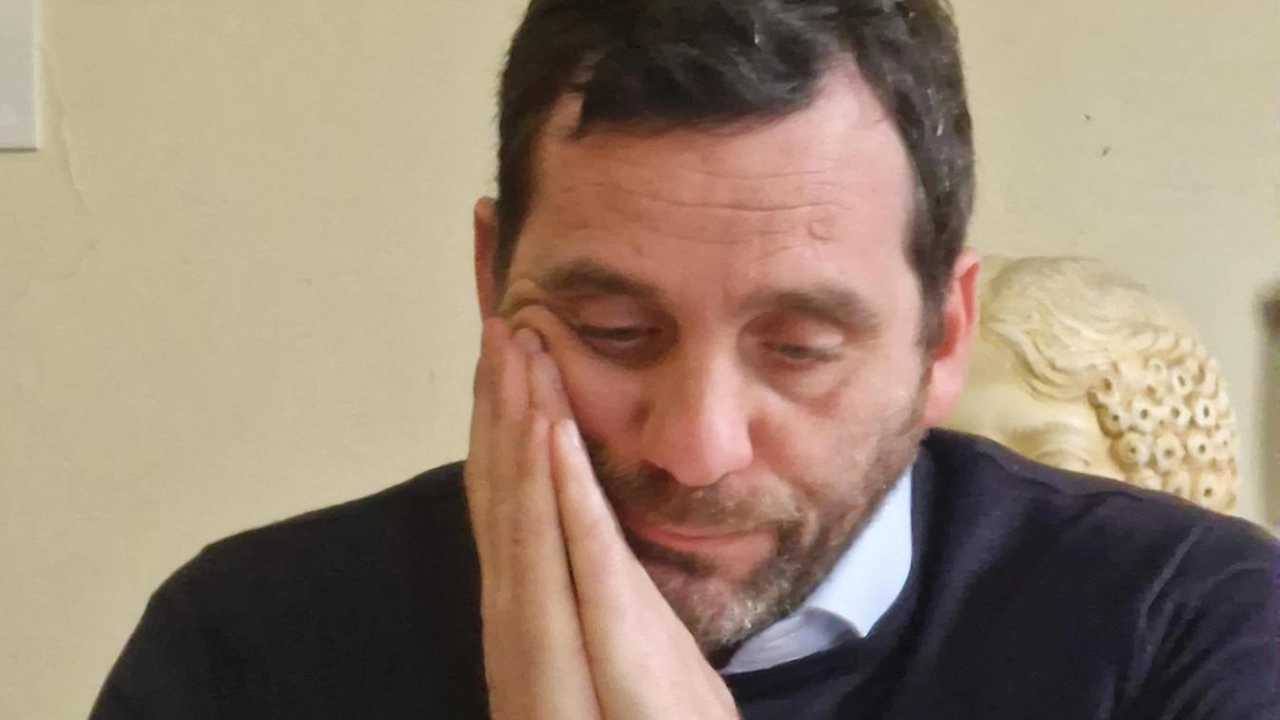 Il sindaco di Pistoia è a un passo dalla candidatura a governatore dopo il via libera del deputato di FdI. Barabotti del Carroccio chiude alle selezioni del candidato: "Non sono più quelle il metodo migliore".