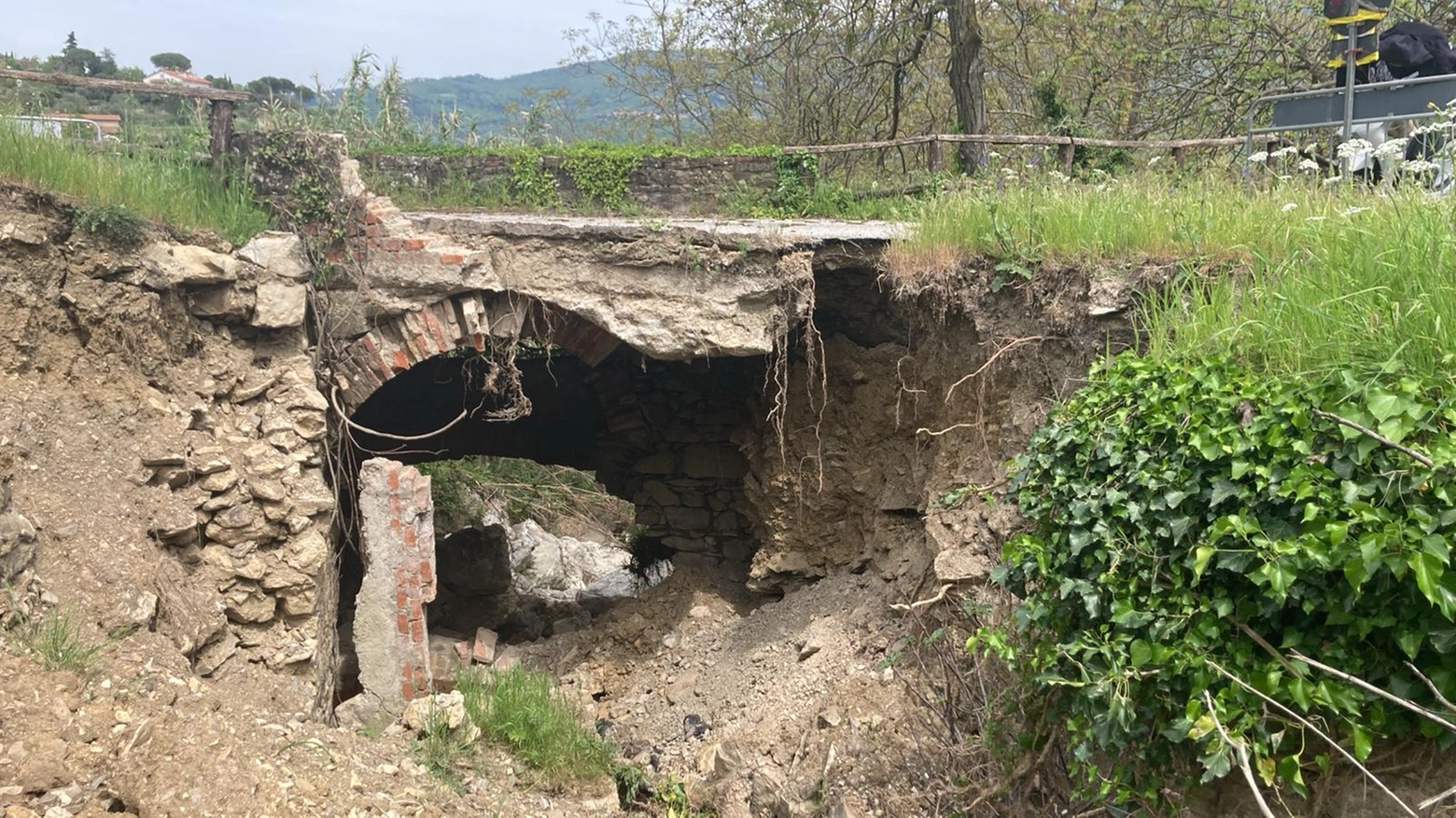 Il ponte crollato a Grisciavola