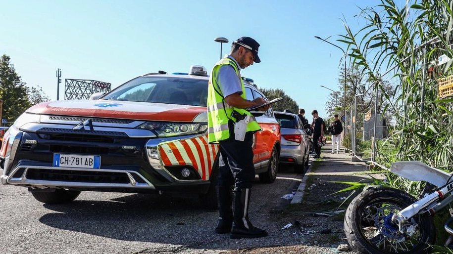 L'incidente in via Sanzio (Foto Gasperini/Germogli)