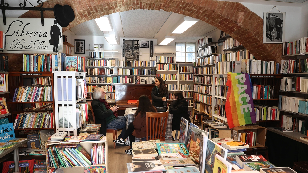 “A Milano ormai regna l’indifferenza”: libreria si sposta dalla Lombardia alle porte del Chianti