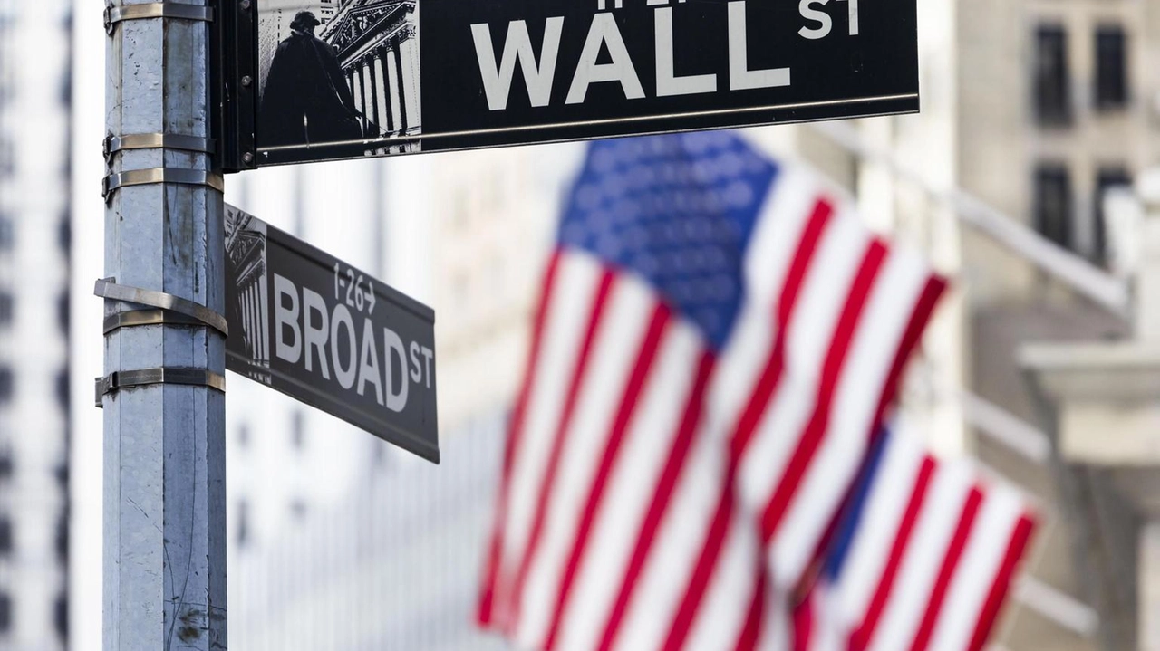 Wall Street apre in calo con inflazione, Dj -0,79%, Nasdaq -1,1%