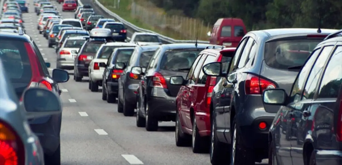 Incidente in A1, scontro tra mezzi pesanti. Lunghe code e caos