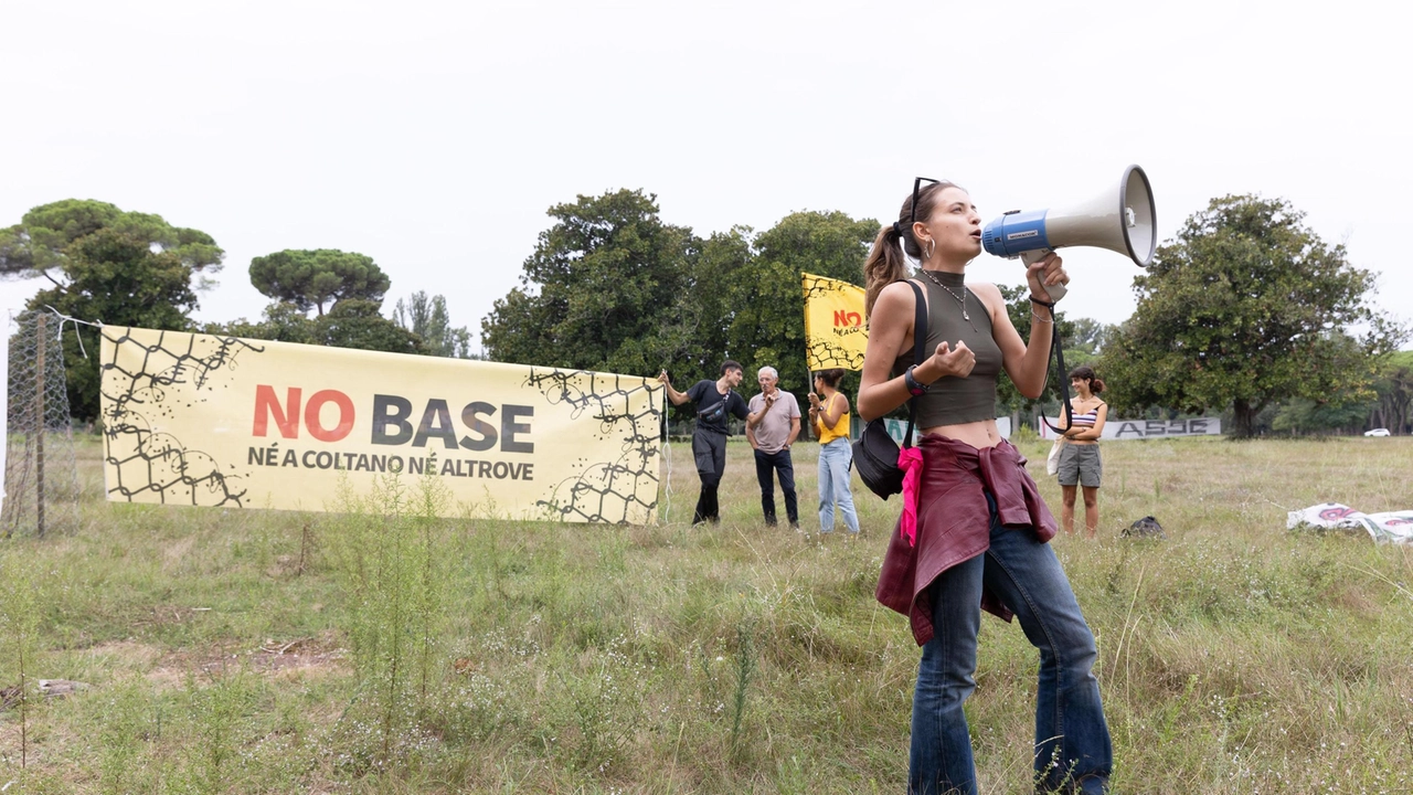 Quattordici associazioni ambientaliste lanciano petizione contro progetto di base militare nel Parco di Pisa, con firme di personalità di rilievo nazionale e internazionale. Petizione disponibile online.