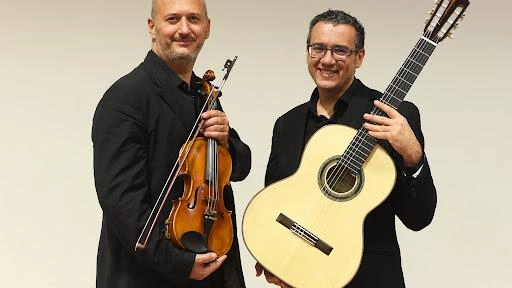 Si apre oggi alle 17.30 nella Biblioteca comunale Gianni Rodari l’ottava edizione di “Note di viaggio“, rassegna di cinque concerti...