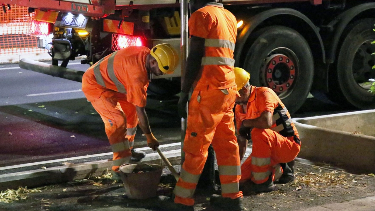 Il Comune stanzia 1,2 milioni di euro per gli incroci teatro di incidenti. Giorgio: "Migliorerà la vivibilità nei quartieri riducendo i rischi".