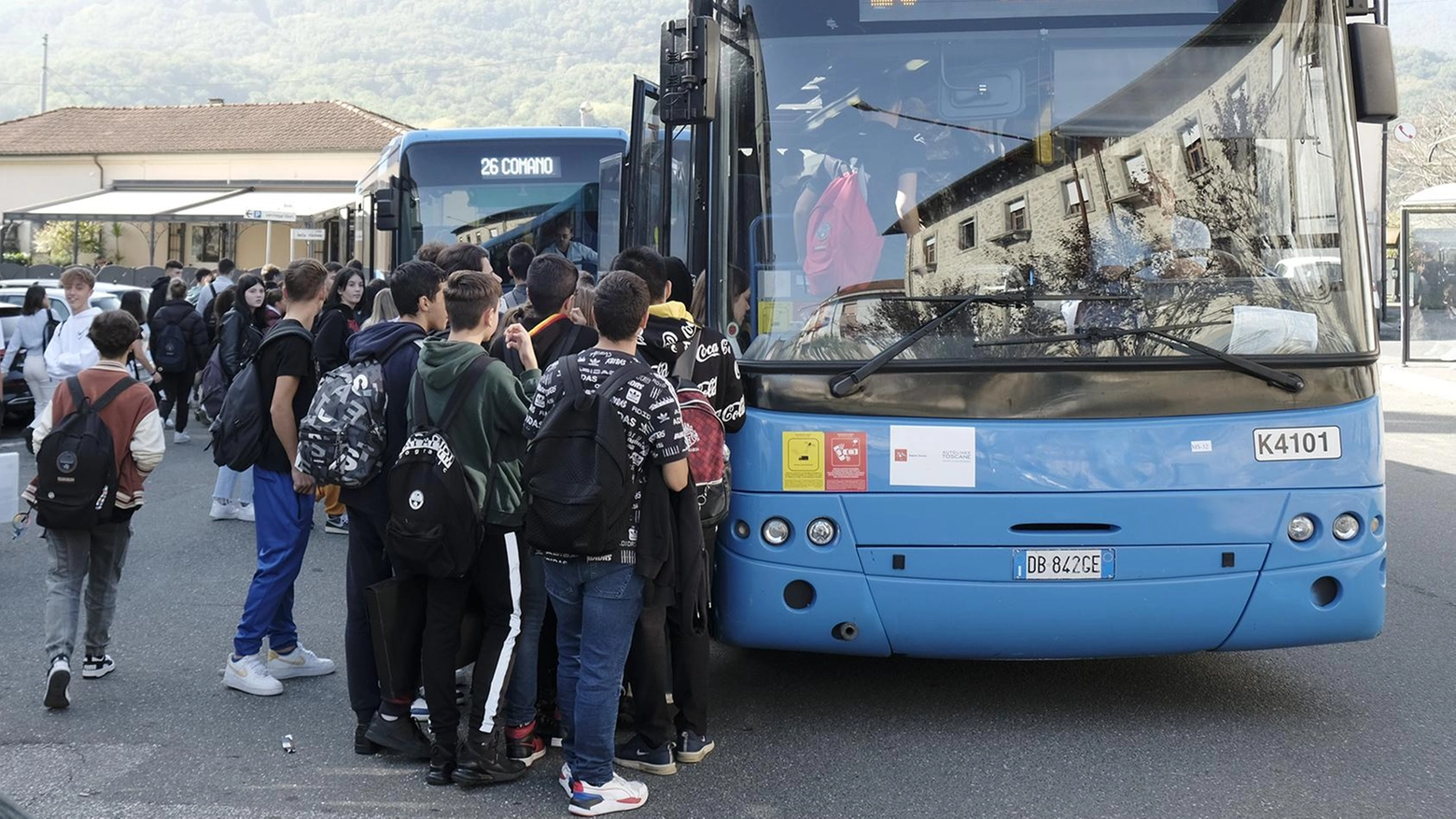 Carenza bus extraurbani. La denuncia dei sindacati: "Esternalizzati 3 turni"