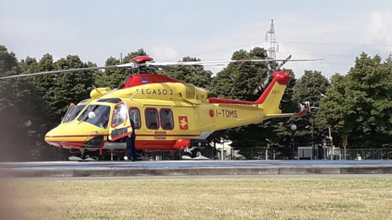 Il ferito è stato trasferito all’ospedale di Firenze con l’eliambulanza Pegaso