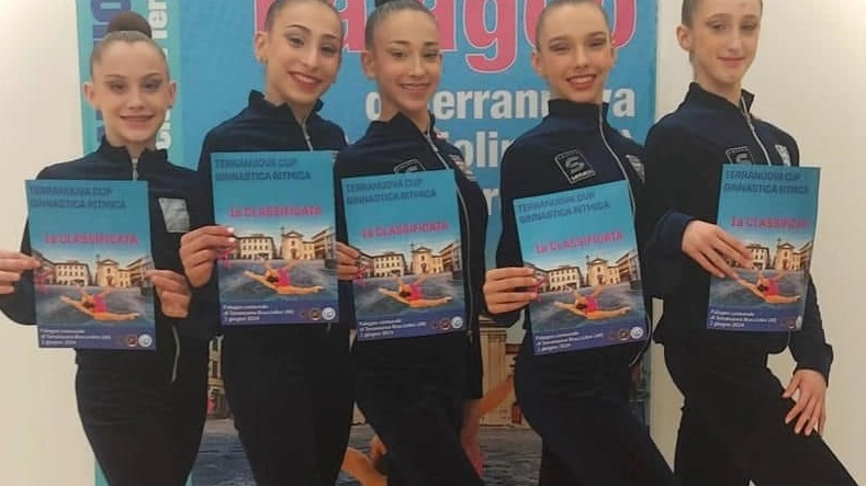 Le ginnaste dell'Etruria hanno ben figurato nell'ultima prova del campionato regionale di insieme di ginnastica ritmica, occupando le prime due posizioni del podio