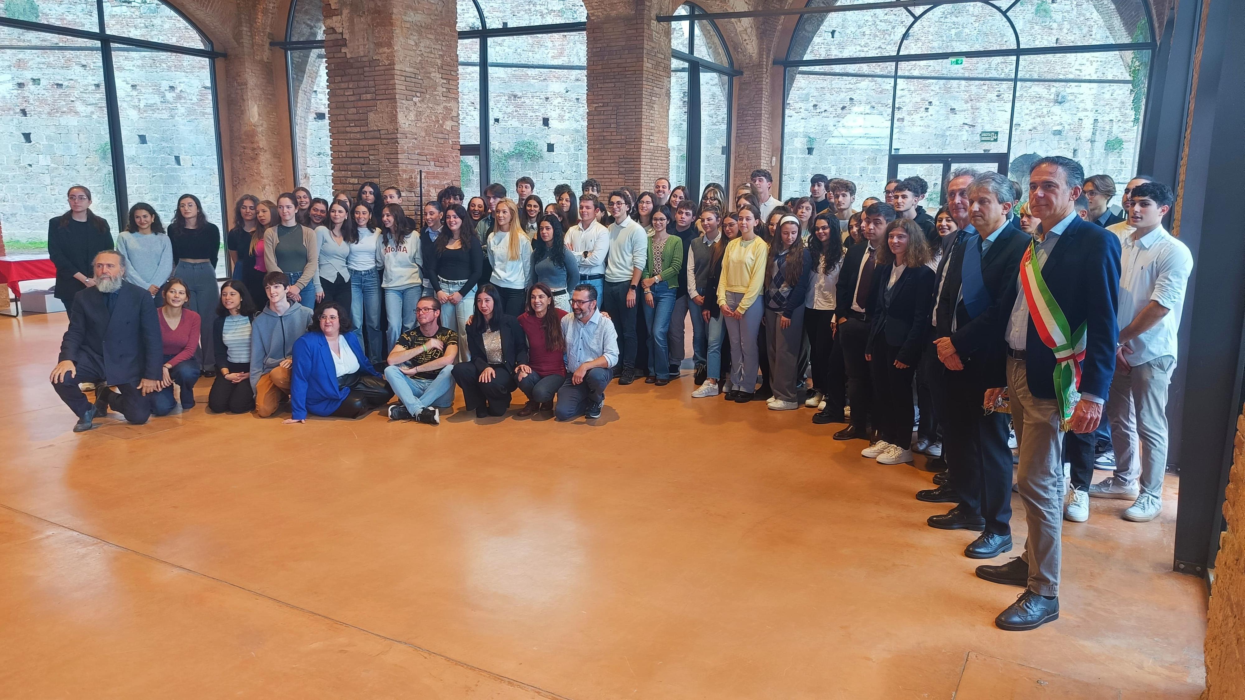 Scuola: festa in Comune per i 125 studenti diplomati col massimo dei voti